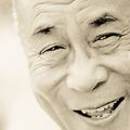 L Dalai-Lama www.zeiss.com